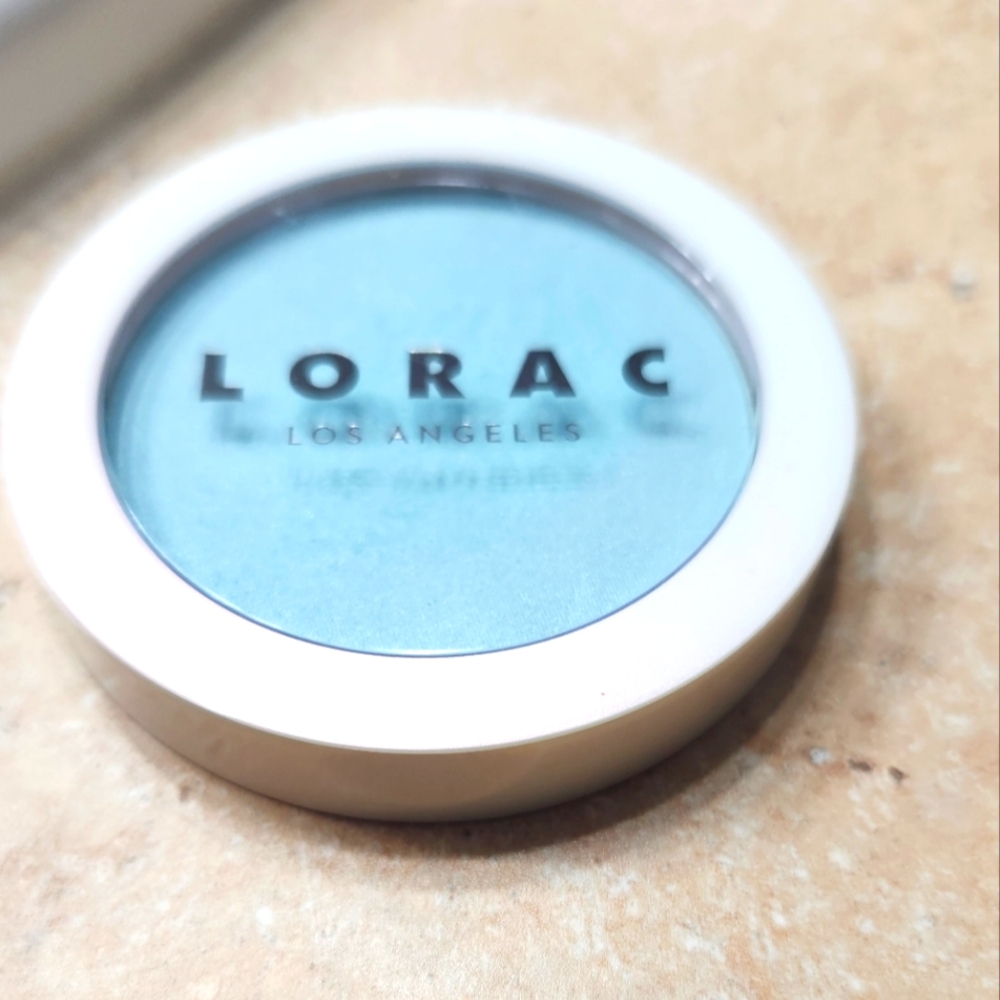 EUC Lorac limelight highlight powder